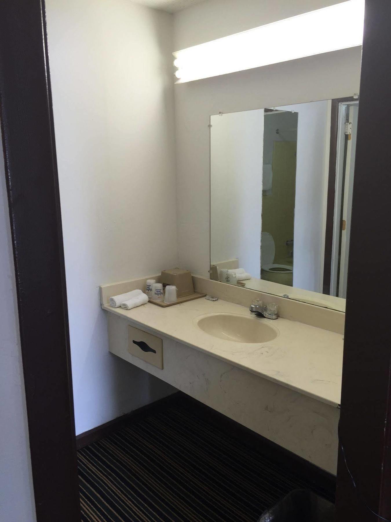 Scottish Inn And Suites เพอร์รี ภายนอก รูปภาพ