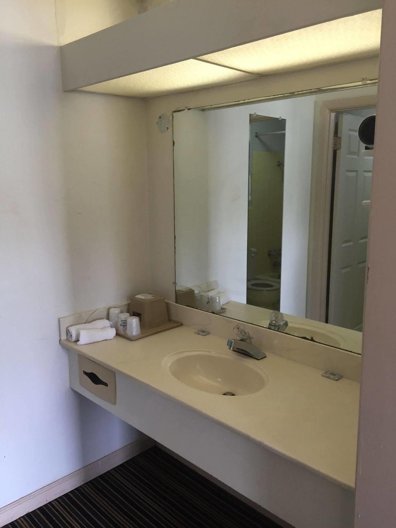Scottish Inn And Suites เพอร์รี ภายนอก รูปภาพ