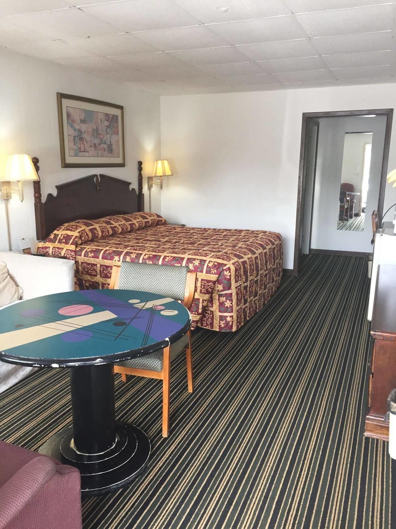 Scottish Inn And Suites เพอร์รี ภายนอก รูปภาพ